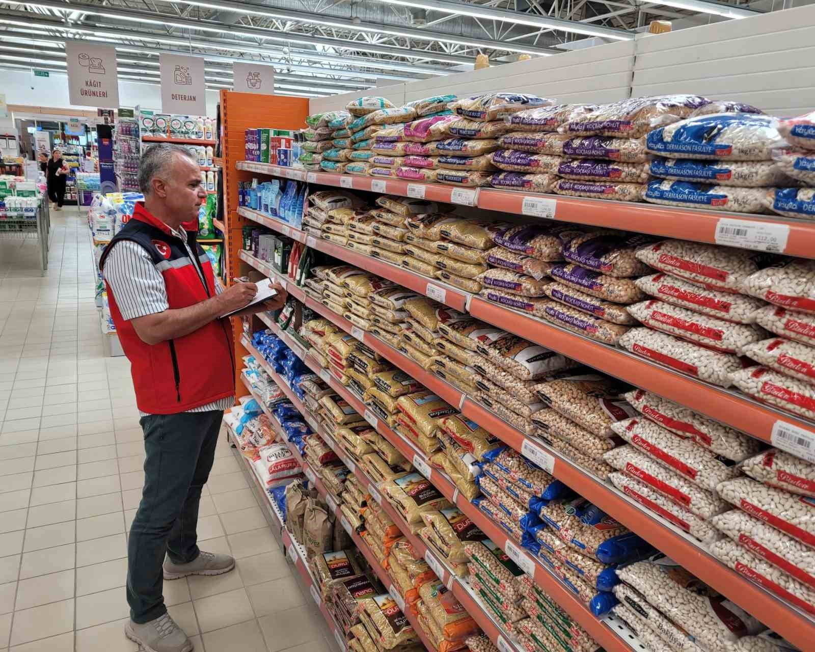 usak-ta-marketlerde-tarimsal-urun-fiyatlari-takip-edildi
