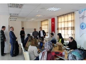 Emet’te Öğretmenlere ’’Robotik Ve Kodlama Eğitimi’’