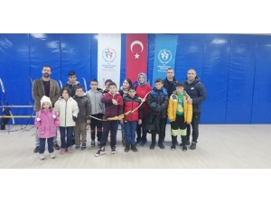 Mutlu Çarşamba Gülümsetmeye Devam Ediyor