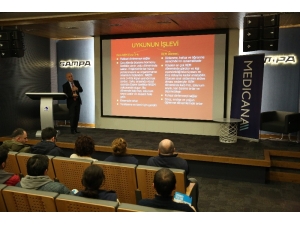 Erkeklerin Yüzde 60’ı, Kadınların İse Yüzde 49’u Horluyor