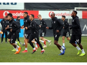 Beşiktaş Taktik Ve Kondisyon Çalıştı