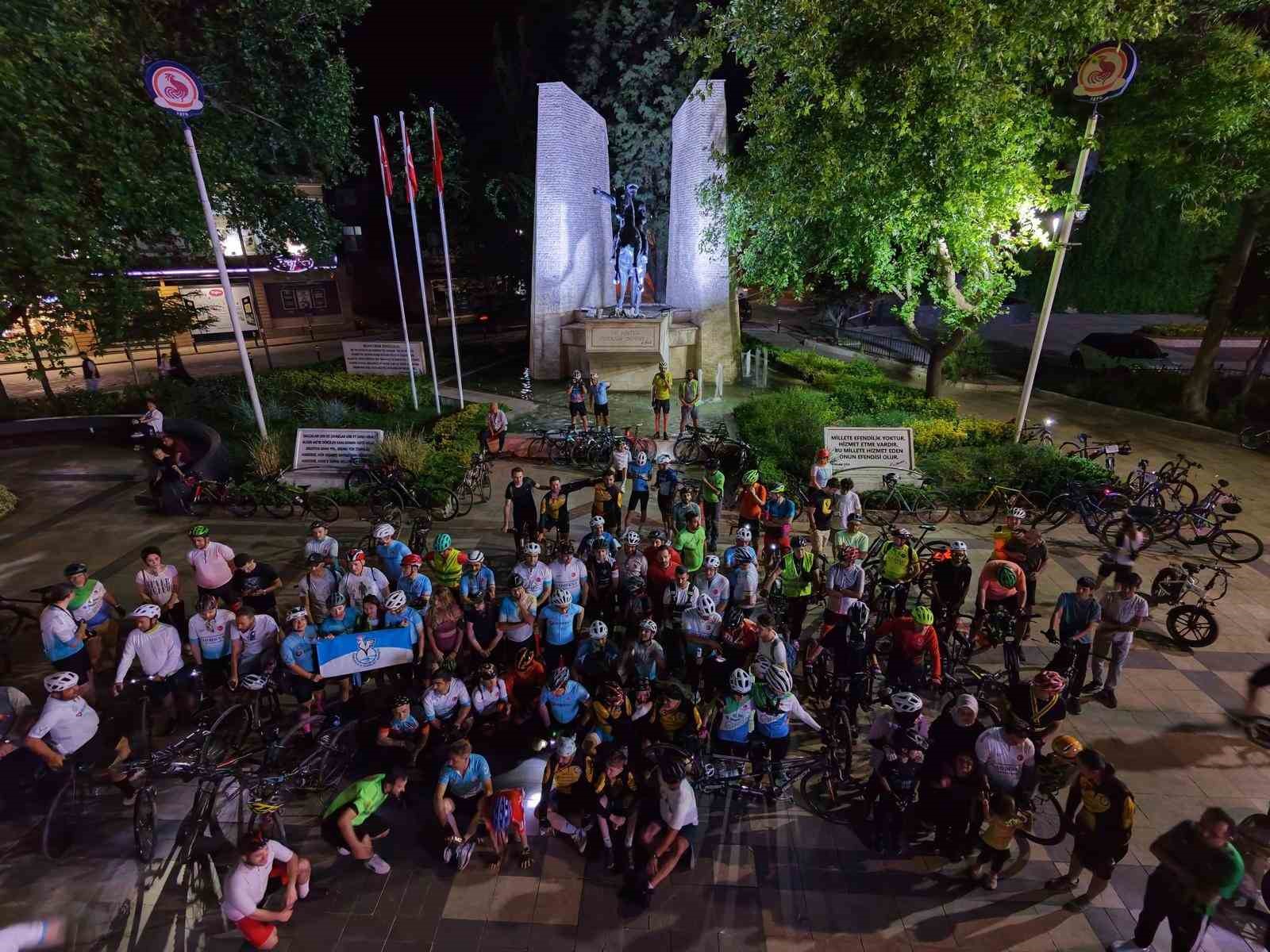 denizli-de-400-bisikletli-birlikte-pedal-cevirdi