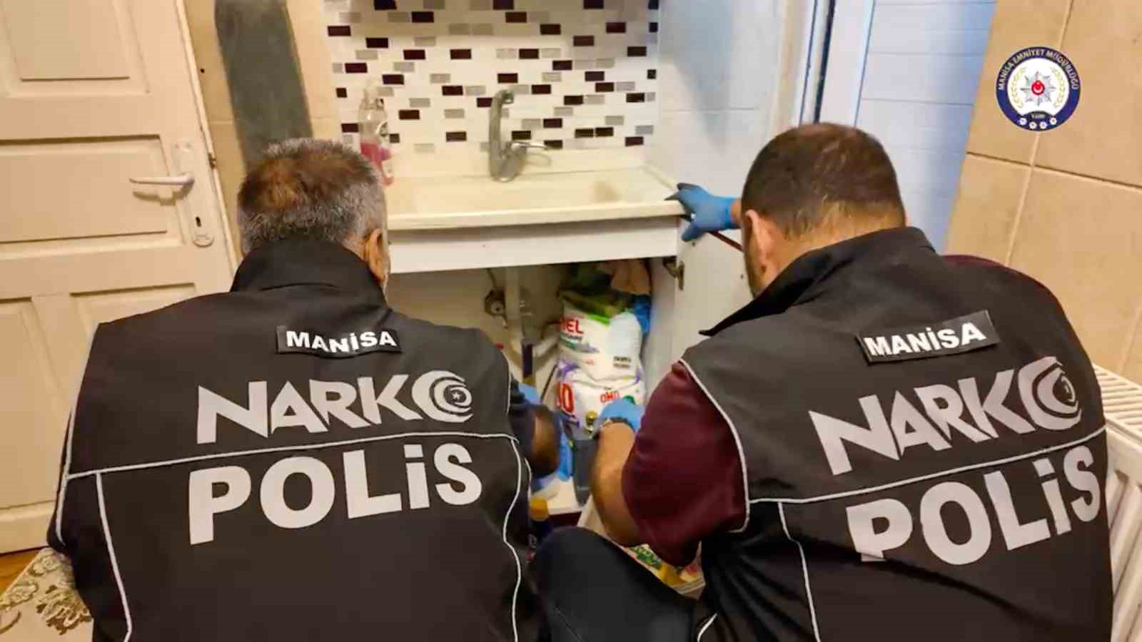 manisa-da-zehir-tacirlerine-operasyon-20-kisi-tutuklandi