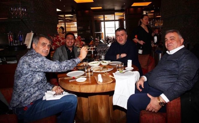 Beşiktalı Futbolcular Japon Restoranında Buluştu