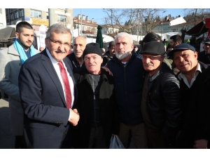 Murat Aydın Bebeklerin Boyunlarına Atkı Bağlayınca Renkli Görüntüler Oluştu