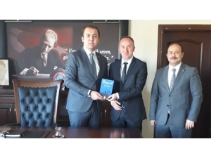 Öğretmenin Yazdığı Kitap İlgi Görüyor