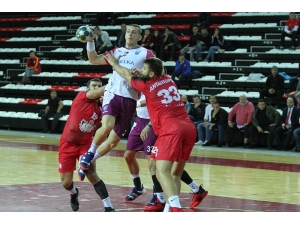 Salonda Çifte Heyecan