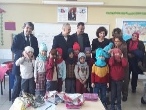 Bozüyük Hem Örüyor Küçük Kalpler Isınıyor