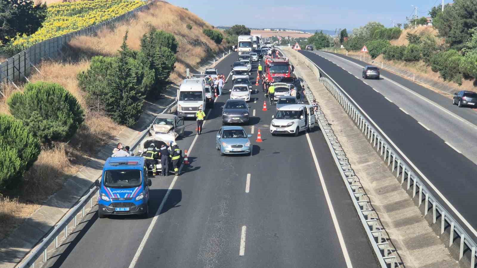 tekirdag-da-7-aracin-karistigi-zincirleme-kaza-1-yarali
