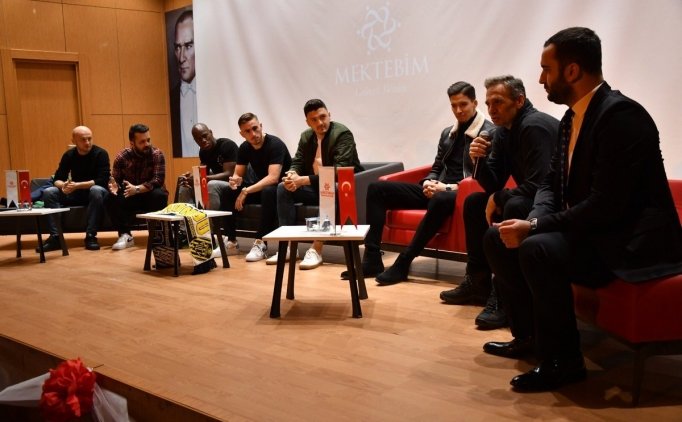 Mke Ankaragücü'nün 5 Futbolcusu, Öğrencilerle Buluştu