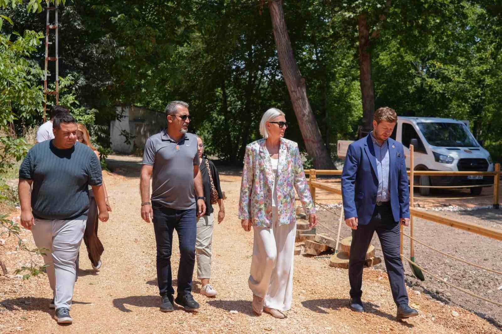 baskan-subasi-yasam-alani-ve-park-calismalarini-yerinde-inceledi