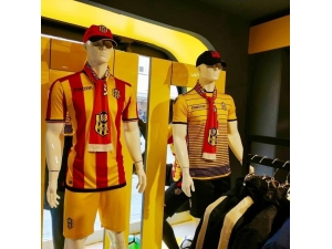 E. Yeni Malatyaspor, İstanbul Esenler’de Store Açtı