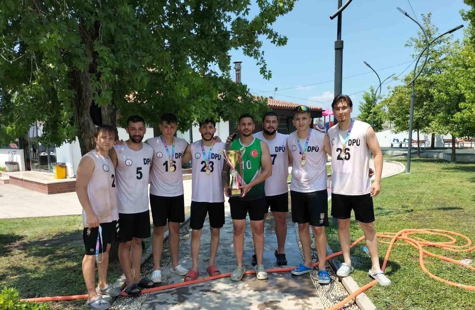 koycegiz-deki-plaj-hentbolu-turnuvasi-odul-toreniyle-sona-erdi