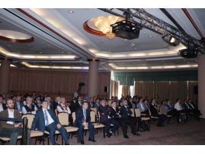 Kayseri’deki Kongrede Canlı Yayında Hastalara Müdahale Edildi