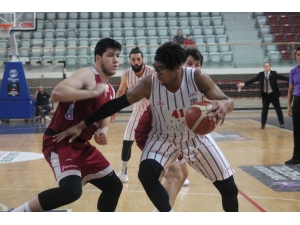 Türkiye Basketbol Ligi: Semt77 Yalova Belediyespor: 76 - Sigortam.net İtü: 87