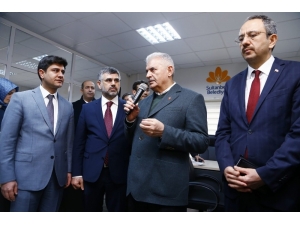Binali Yıldırım Sultanbeylilerin Tapu Sevincine Ortak Oldu