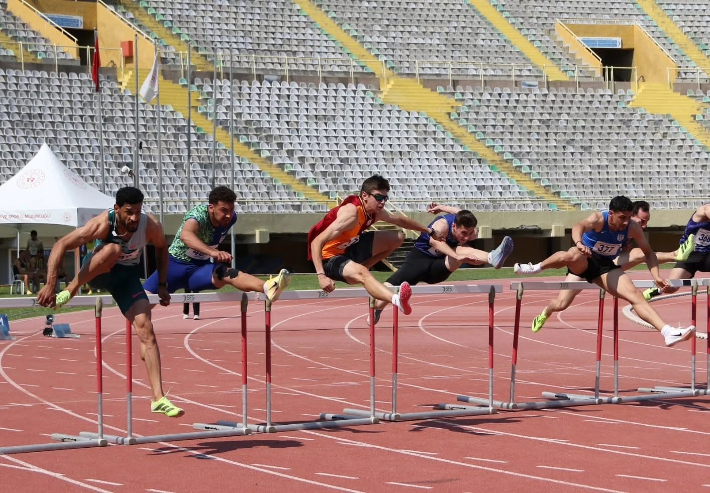 aydinli-sporcu-110-metre-engellide-turkiye-rekoru-kirdi