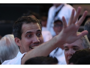 Venezuela, Kolombiya İle Olan Kara Sınırlarını Kapattı