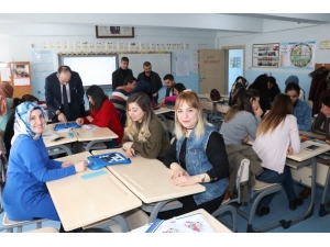 Hakkari’deki Öğretmenlere Atölye Eğitimi