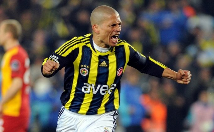 Burak Özçivit Alex'i Sinemaya Transfer Ediyor!