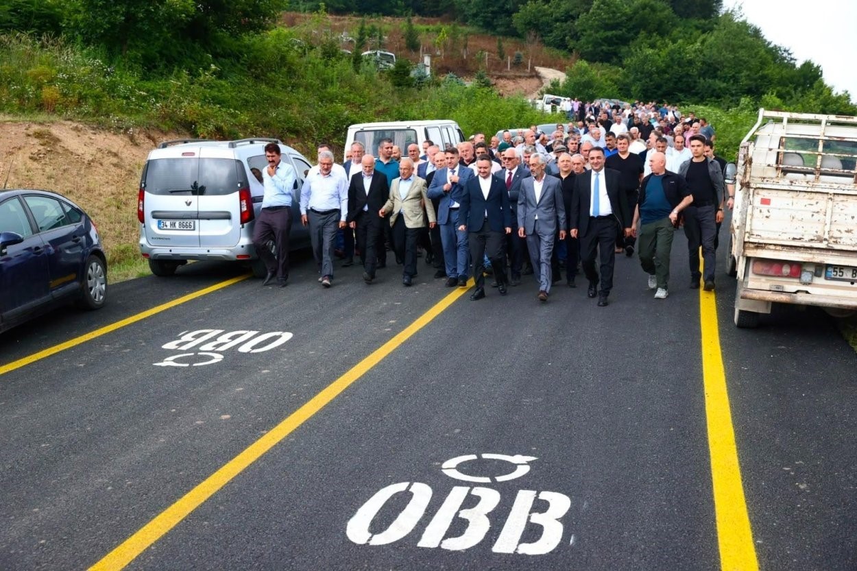 ulubey-de-5-kilometrelik-grup-yolu-hizmete-acildi