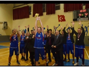 Şampiyon Mustafakemalpaşa Belediye Spor