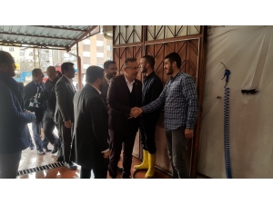 Seçen, Ak Parti Belediye Başkan Adayı Arı İle Seçim Gezisine Katıldı