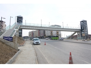 Gebze’de Üst Geçit Çalışmaları Tamamlanıyor