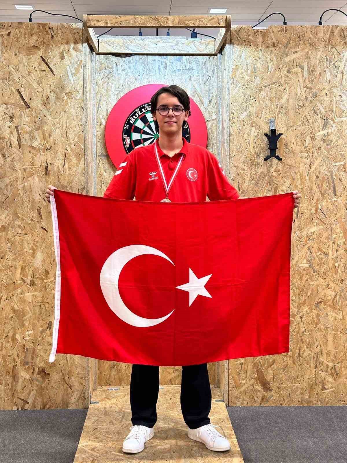 yildirimli-dartcilardan-milli-gurur