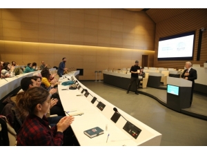 Bozbey: "Gençlerin İşsizliğiyle Mücadele İçin Kolları Sıvadık"