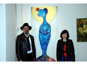 Dünyanın Merkezinde Bir Kadın