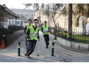 Bursa’nın Tarihi Mekanlarında Gençlerin Nefes Kesen Yarışı