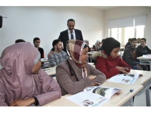 Fırat Üniversitesi Dünyaya Eğitim Veriyor