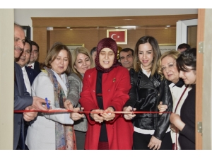 Zeytinli Ortaokulu’na Yaptırılan Kütüphane Açıldı