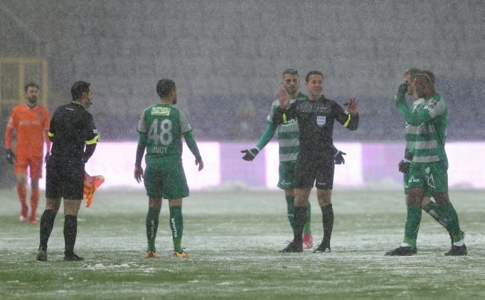 Galatasaray Yönetimi, 'erteleme'ye Tepkili!