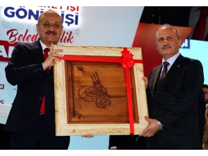Ulaştırma Ve Altyapı Bakanı Mehmet Cahit Turhan;