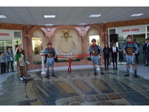 Prof. Dr. Mustafa Özcan, Güzel Sanatlar Lisesi Öğrencileriyle Buluştu