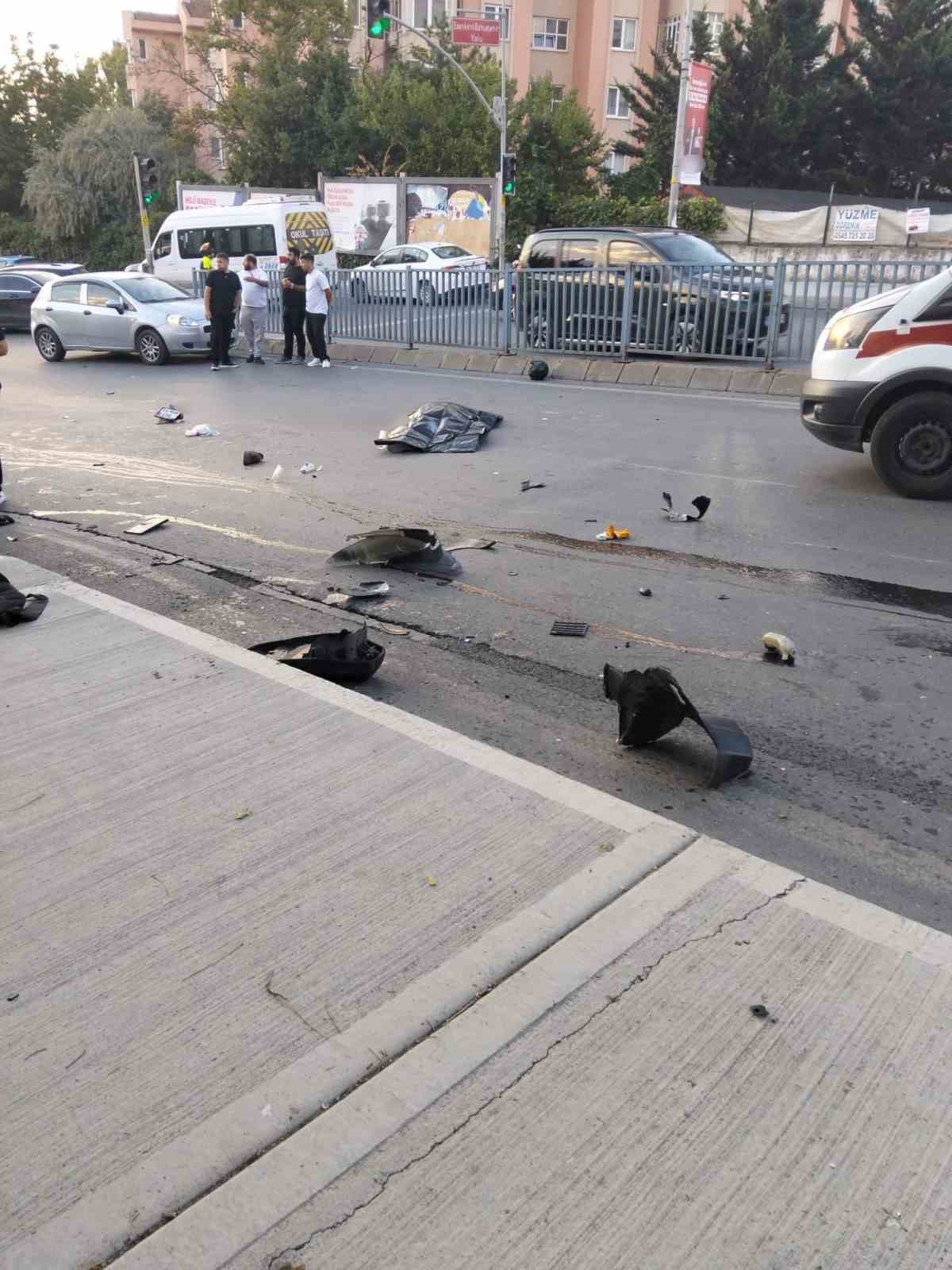 basaksehir-de-motosikletler-carpisti-1-olu-1-yarali