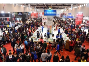 Samsun Kitaba Koştu