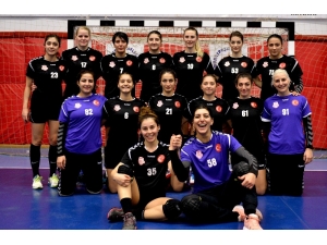 Muratpaşa Belediyespor Puan Yükseltti