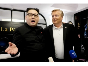 Gerçek Kim Gelirken, Benzer Kim Sınır Dışı Edildi