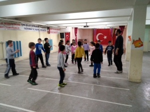 Minik Öğrencilerin Halk Oyunları Kursu Heyecanı