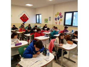 Öğrenciler Okula Kabul Sınavında Ter Döktüler