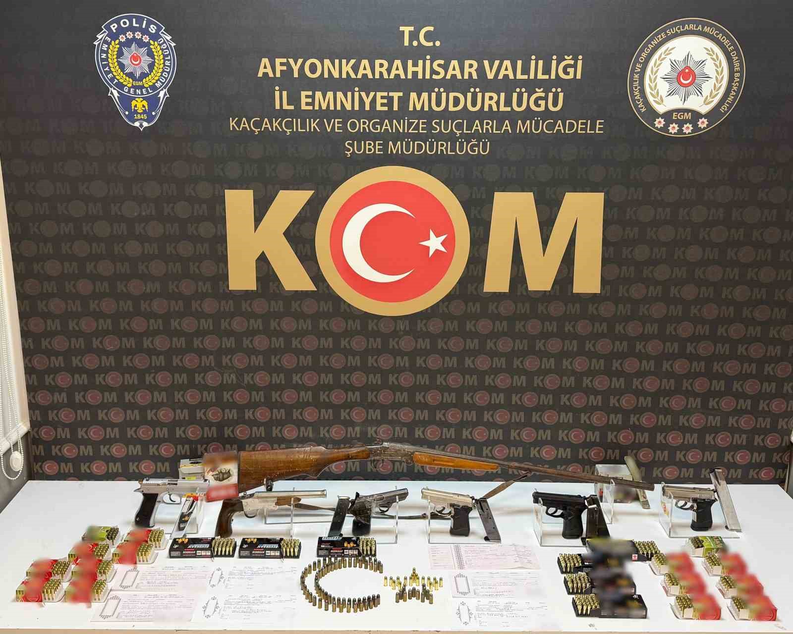 afyonkarahisar-da-tefeci-operasyonu-5-gozalti