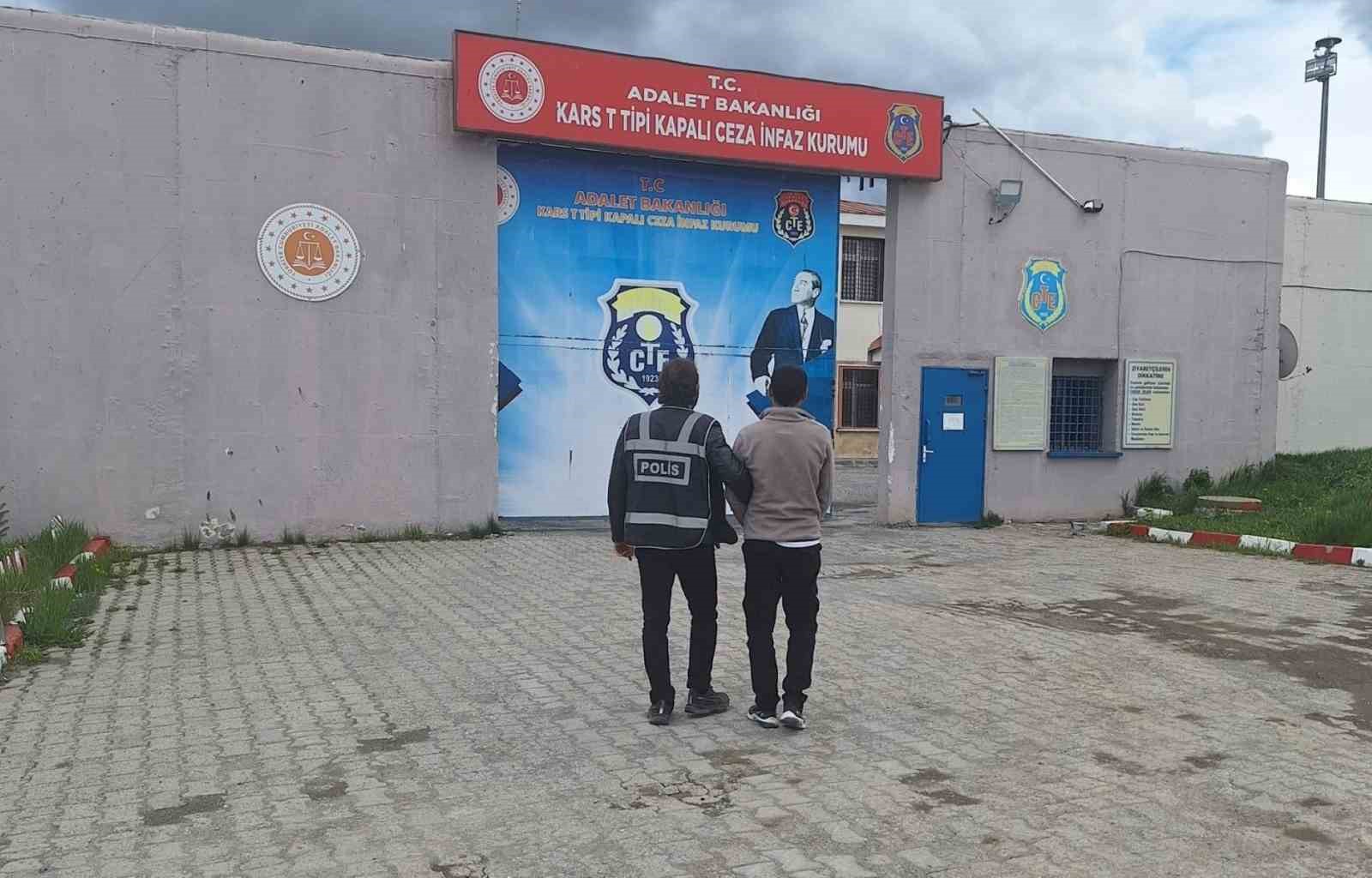 kars-ta-kredi-karti-dolandiricisi-yakalandi