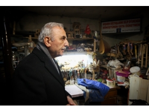 Atık Kerestelerden Yaptıkları Başkan Adayını Şaşkına Çevirdi