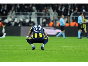 Skrtel Tribünden Atılan Tesbihi Geri Verdi