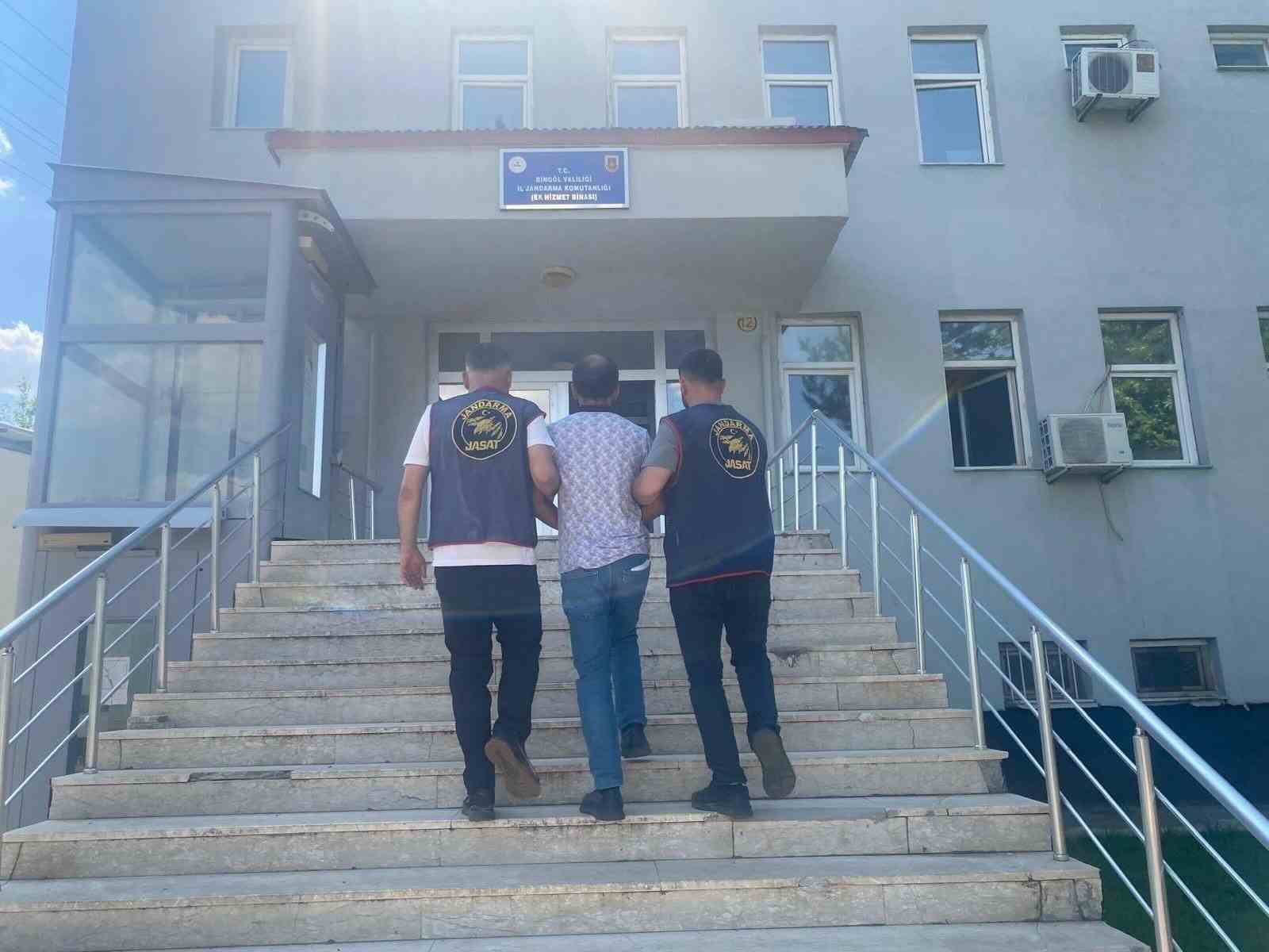 bingol-de-kesinlesmis-hapis-cezasi-bulunan-7-zanli-yakalandi
