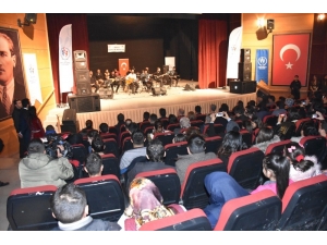 Köy Okulları İçin Yardım Konseri