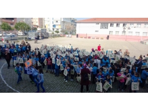 Atık Pil Getiren Öğrenciye Çevreci Bez Torba